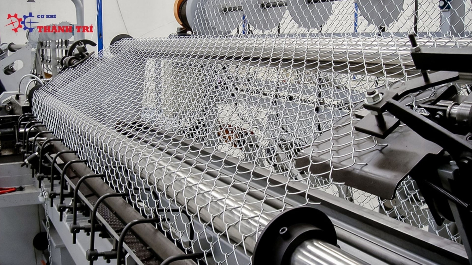 Dây chuyền sản xuất lưới B40 hiện đại điều khiển PLC tự động, tối ưu năng suất và giảm nhân công.